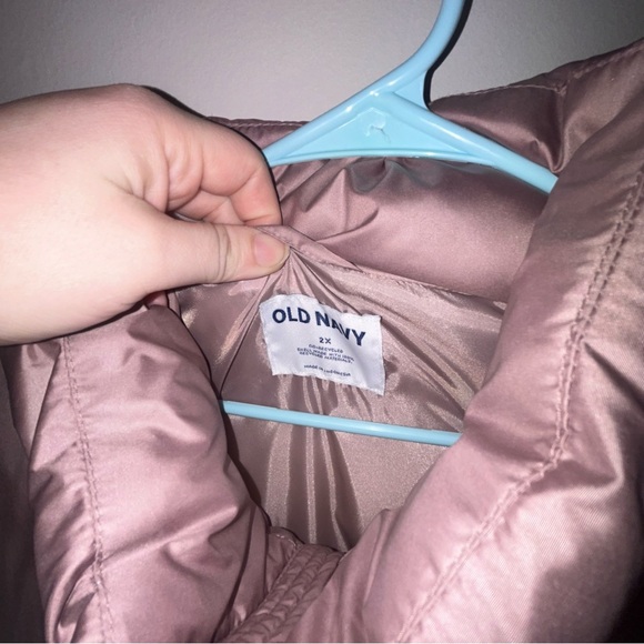Old Navy Blush Puffer Coat EUC size 2x has pockets and full front zipper - Picture 2 of 3